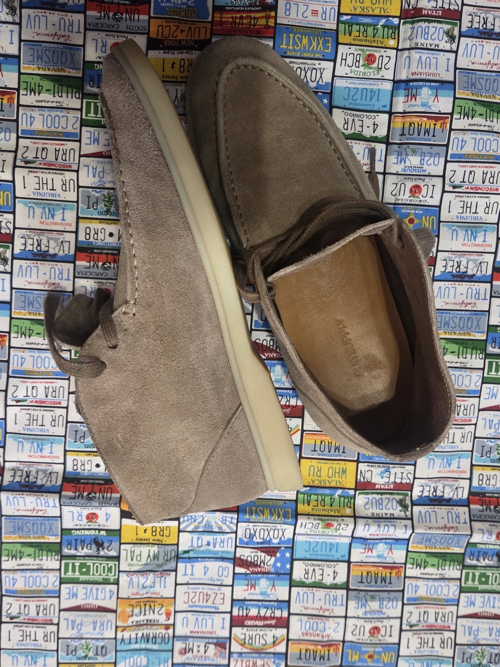 Size 6 Men's SUITSUPPLY Men's Suede Chukka Shoes in Taupe